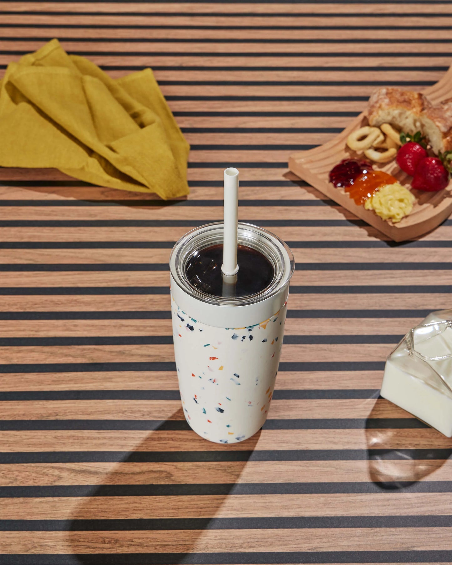 Insulated Tumbler With Straw Lid